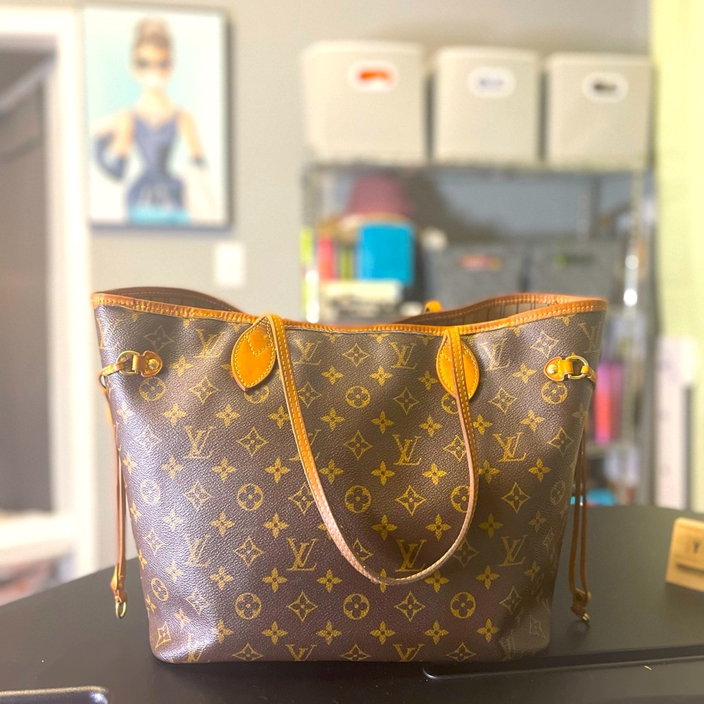 Authentic Neverfull MM monogram